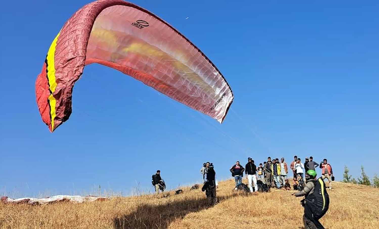 पाराग्लाइडिङको नयाँ गन्तव्य धुलिखेल र फुल्चोकी