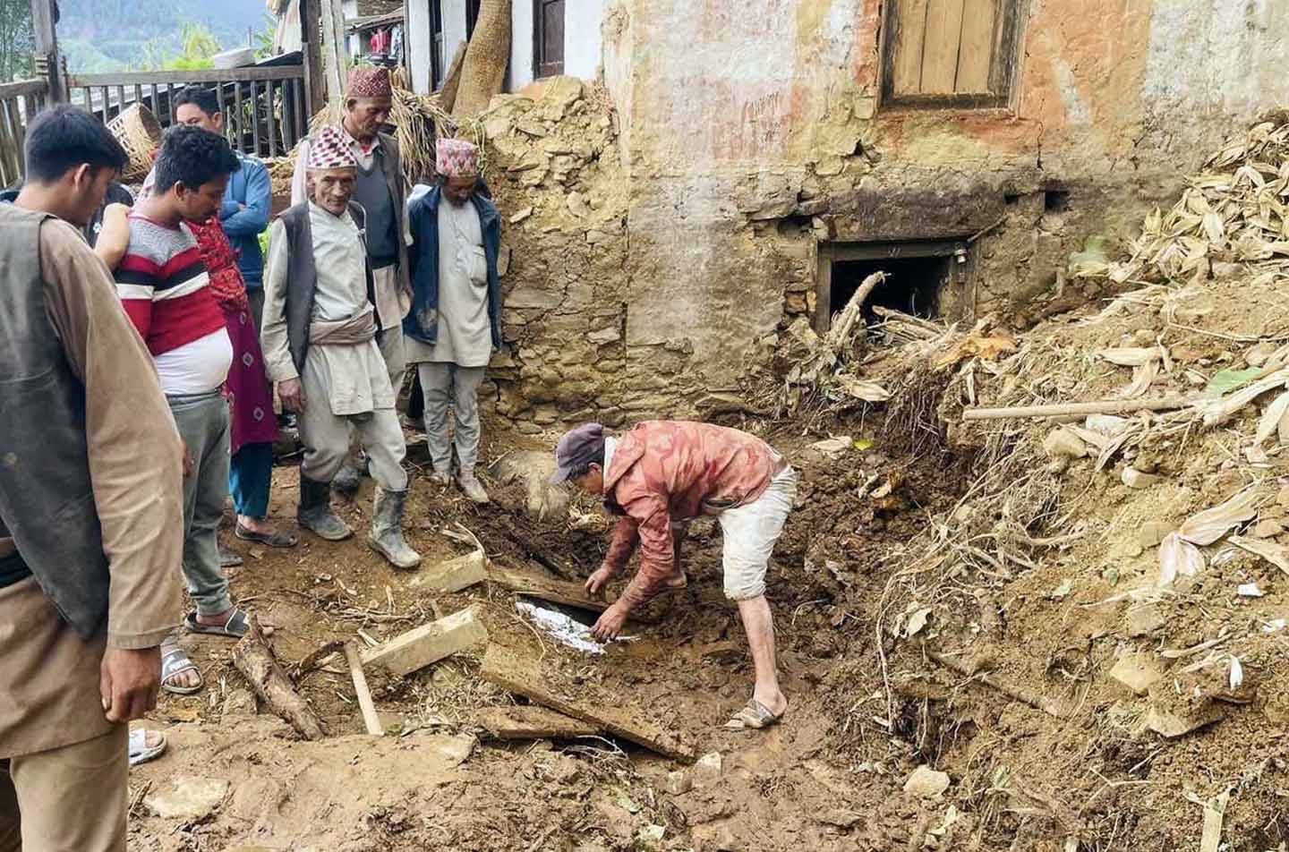 बाढीपहिरोका कारण काभ्रेमा ६२ को मृत्यु, चार जना बेपत्ता