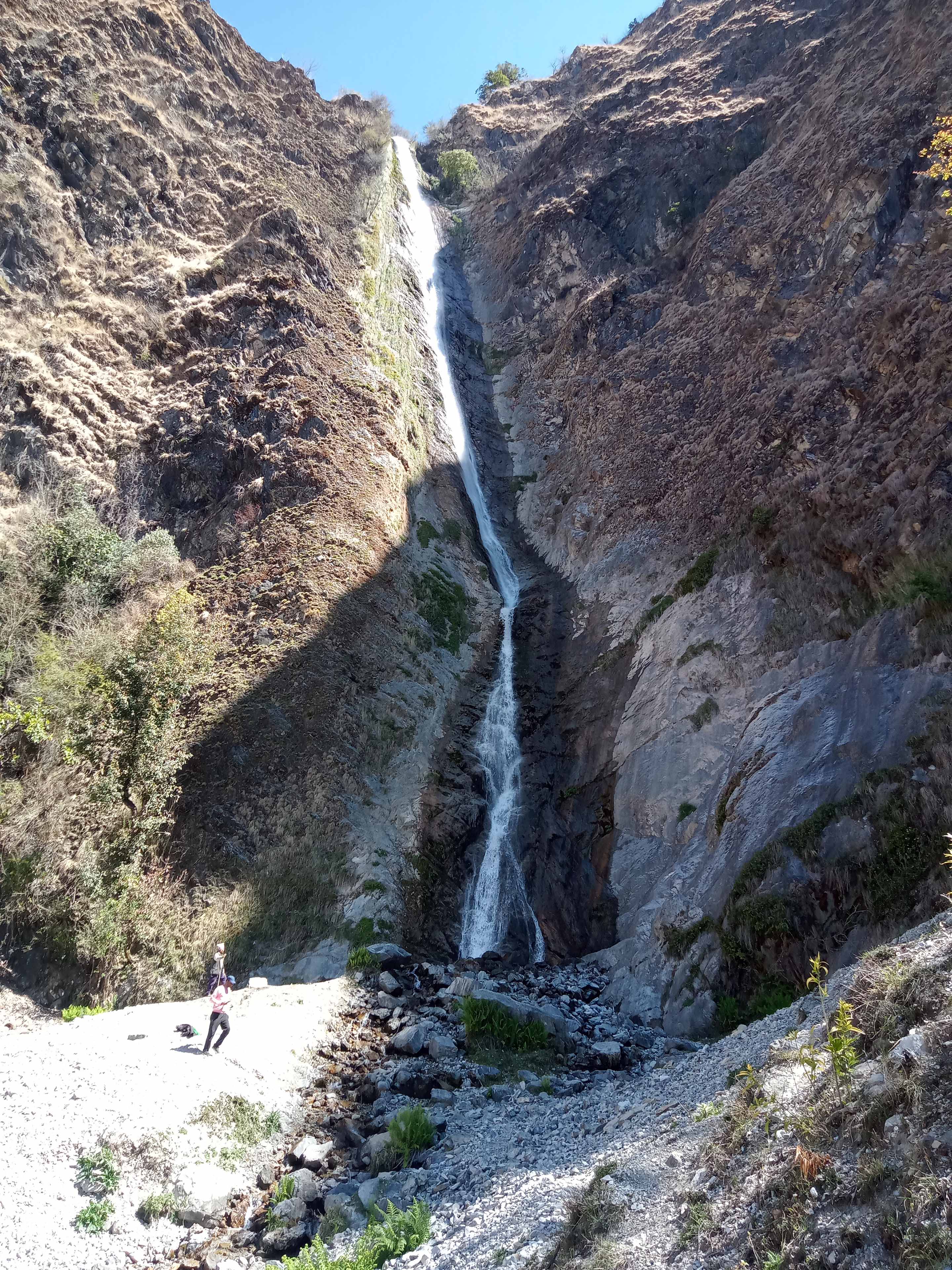 गडरायको आकर्षक गहना ‘चम्ला झरना’