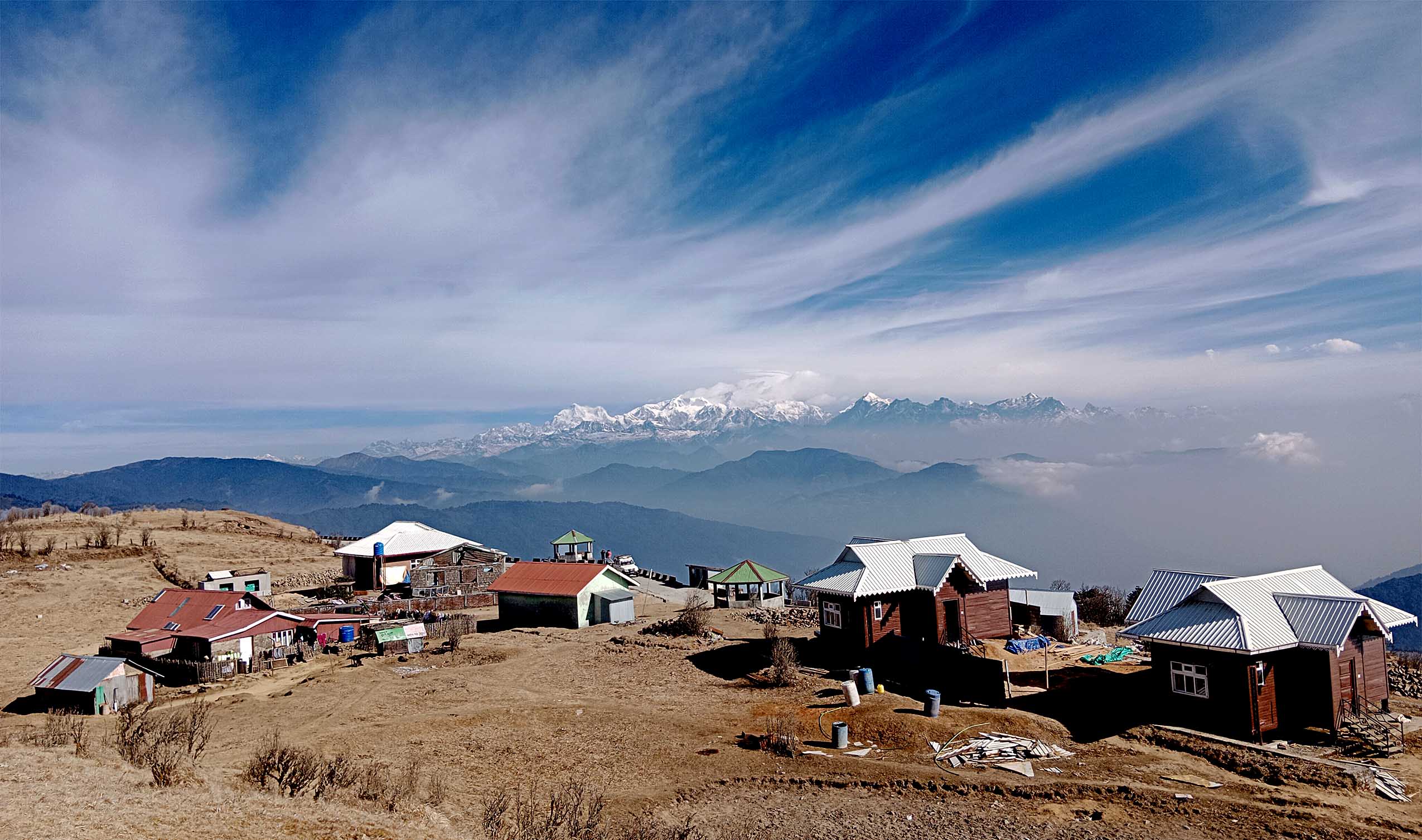 हिमाल हेर्न माइजोमाईमा पर्यटक आकर्षित