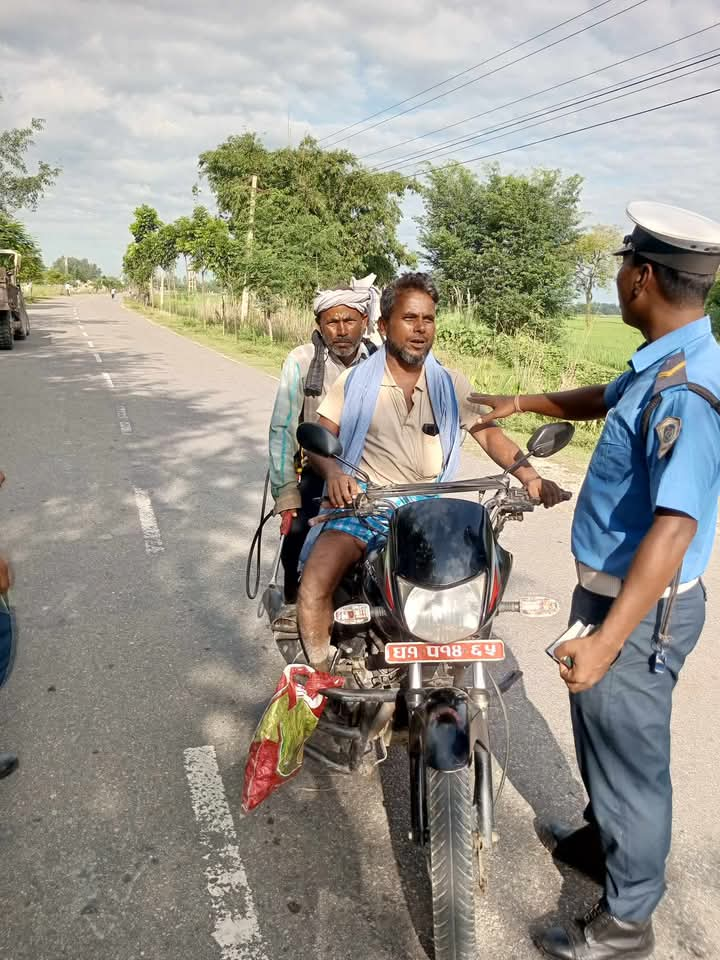 रौतहट ट्राफिक प्रहरीले उठायो १३ लाखभन्दा बढी राजश्व