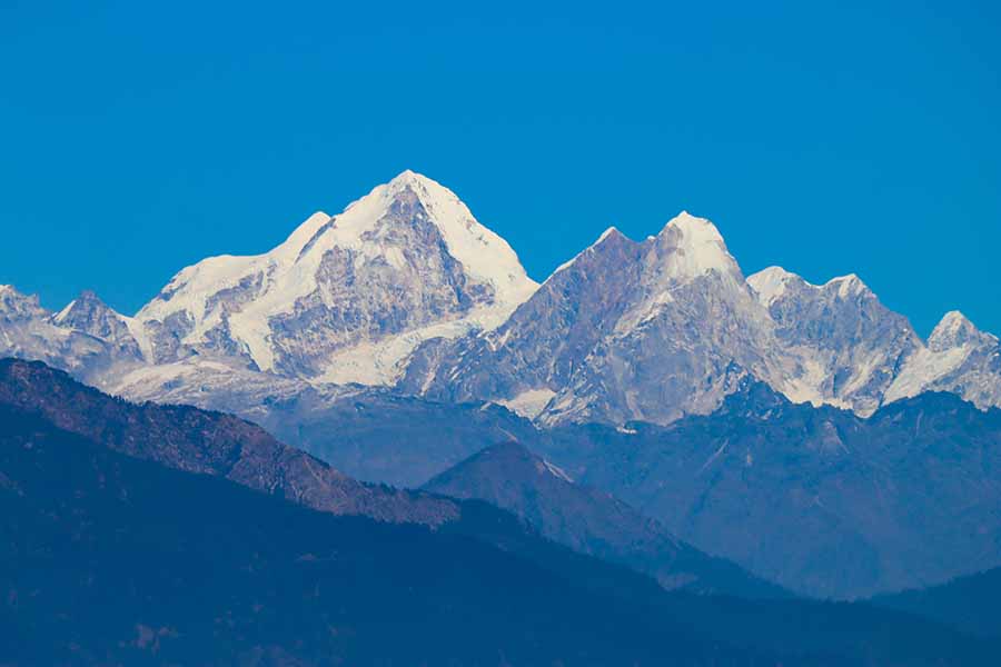 सूर्यचौरबाट देखिएको गौरीशंकर–लाङटाङ हिमश्रृङ्खला (तस्विरहरु)