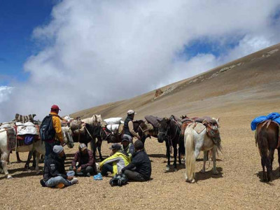 दामोदरकुण्डका तीर्थयात्रीलाई आवास र सञ्चारको समस्या