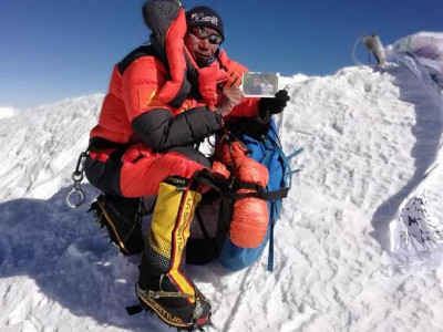 आरोही कामिरिताले आफ्नै नाममा रहेको कीर्तिमान तोड्दै २९औँ पटक सगरमाथाको चुचुरोमा