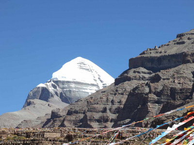 सेताम्मे हिमाल किन कालो हुँदैछ ?