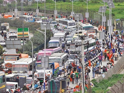 चक्रपथ वरपर ट्राफिक व्यवस्थापनमा समस्या