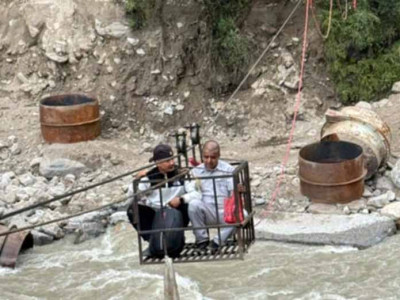 तुईन र फड्केले जोडियो तातोपानी नाका