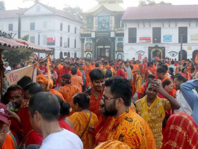 साउनको तेस्रो सोमबारः पशुपतिनाथसहित देशभरका शिवालयमा भक्तजनको घुइँचो