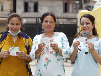 काठमाडौं उपत्यकाका विभिन्न मतदानस्थलमा देखिएका दृष्य(फोटोफिचर)