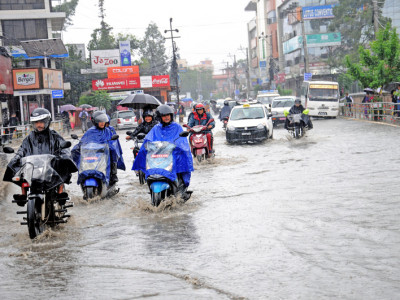 भारी वर्षाले कांगेस र एमालेका संसदीय कार्यालय जलमग्न