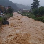 काठमाडौँ जोड्ने राजमार्ग बन्दः रोकिए सार्वजनिक बस