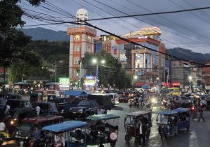 साँझपख झनै चम्कन्छ धरानको व्यापारिक केन्द्र भानुचोक